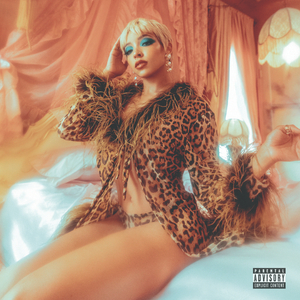 美女光着下体扒开内裤
