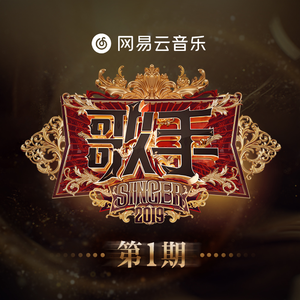 美女光着下体扒开内裤
