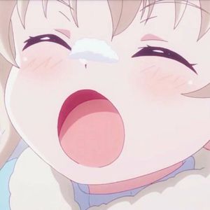 美女光着下体扒开内裤
